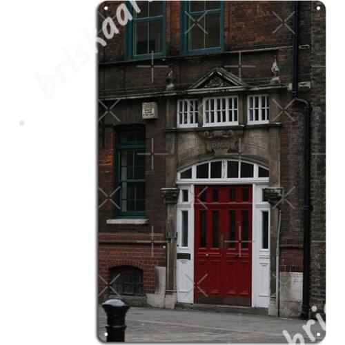 Red Door Of London Pier Metal Signs Wall Mural Club Bar Painting Décor personalized Tin sign Posters