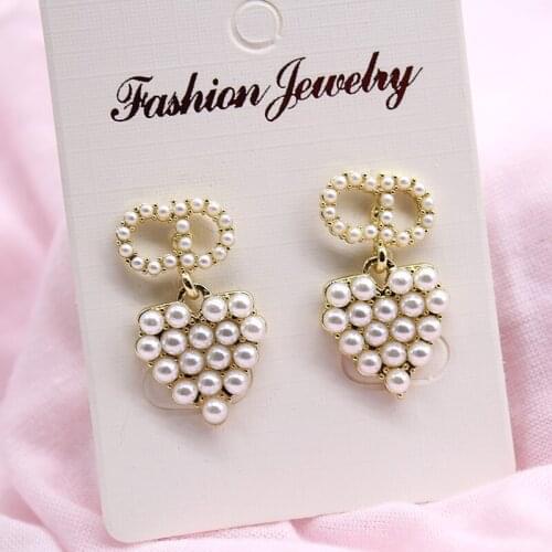 Earrings 2020 New On The Ears Korean Fashion Simple Pearl Earrings Vintage Temperament Sweet Flower Earrings Female Jewelry Hot
