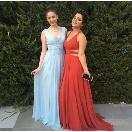 Sexy Long V-Neck Chiffon Red Prom Dresses with Pockets Criss Cross Back Pleated Robe De Soiree Floor Length Formal Party Gown