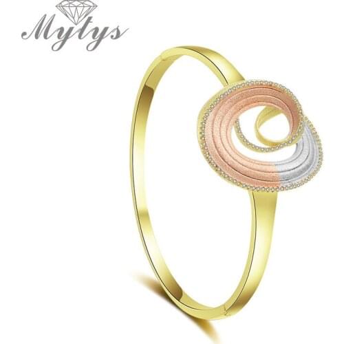 Mytys Three Tone Gold Round Water Ripple Shape Bangle for Women New Design Fashion Machine Matt Frosted Bracelet Bangles B1116