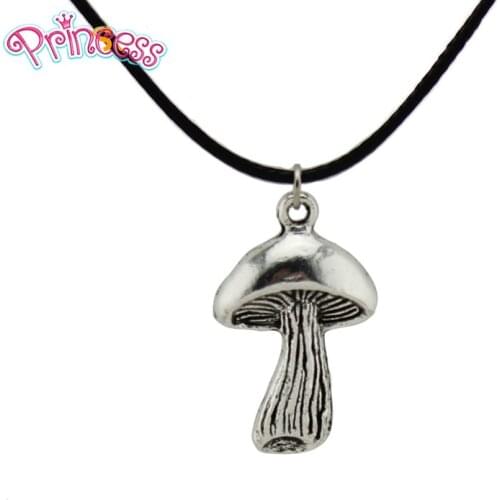 Prinsis Vintage Pendants