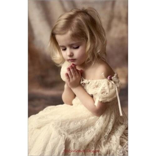 Embroidery Counted Cross Stitch Kits Needlework - Crafts 14 ct DMC color DIY Arts Handmade Decor - Little Girl Praying