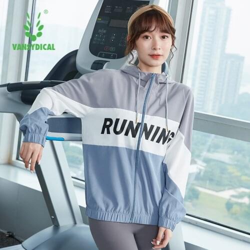 Running Jacket Women Letter Printing Patchwork Long Sleeve Hooded Sports Active Wear for Women Gym Clothing Jersey Fitness Top