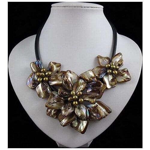 Favorite Pearl Shell Flower Necklace Handmade Brown Freshwater Pearl Sea Shell Black Leather Rope Birthday Party Women Gift Fine