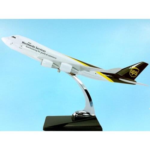 32CM Diecast 1:195 Scale 747 B747-400 Model UPS World Wide Service Airlines Base Alloy Aircraft Plane Airliner Collectible Gifts