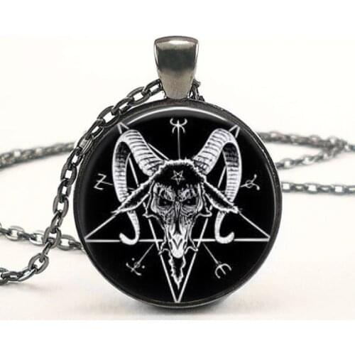 2017 New Retail Chain Glass Necklace Goat Pendant Retro Movie Gothic Ghost Skeleton Art Photo Pendants Jewelry Easter Gift HZ1
