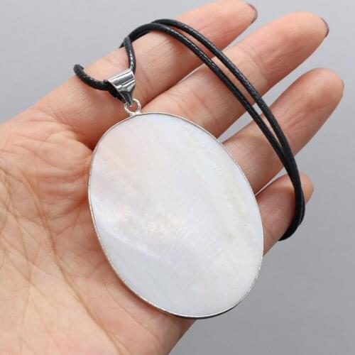 Natural Shell Necklace With Oval-Shaped Pendant Leather Cord 2MM Charms For Elegant Women Love Romantic Gift