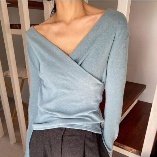 2021 early spring temperament cross V-neck waist slimming commuter slim long-sleeved sweater bottoming shirt