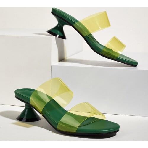 New Fashion Med Heel Slippers Women 2021 Summer Sexy Peep-toe Transparent Sandals Wearing Slippers