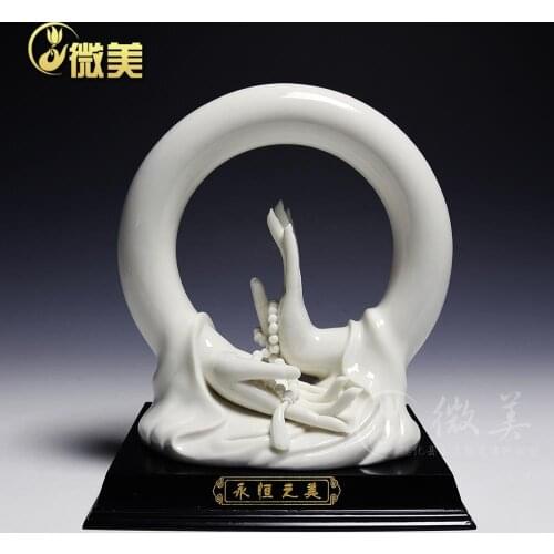 Eternal beauty decoration complete chayote Club entrance ceramic figures in modern business gifts