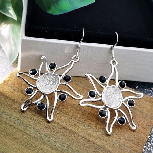 Lovely Starfish Crystal Drop Earrings Delicate Jewelry Pentagram Sea Star Tiny Black Beads White Stone Earrings Mujer