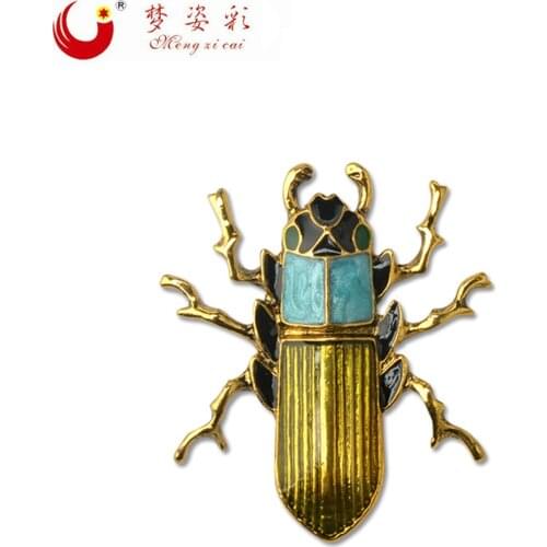 2019 New Arrival Gold Alloy Brooch for Men Cockroach Broaches Retro Insect Brooches Beetles Beetle Brooch Pin Accessories X1794