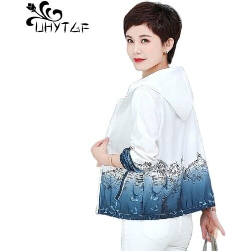 UHYTGF Short Sun Protection Clothing Thin Tops Women Summer Jacket Fashion Printing Long-Sleeved Casual Mom Plus Size Coats 1738