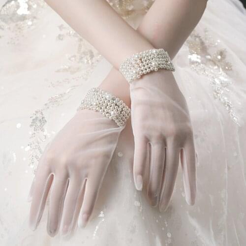 2021 New Retro Elegant Pearls Beaded Bride Gloves Translucent Finger White Lace Bride Gloves Advanced Women Wedding Accessories