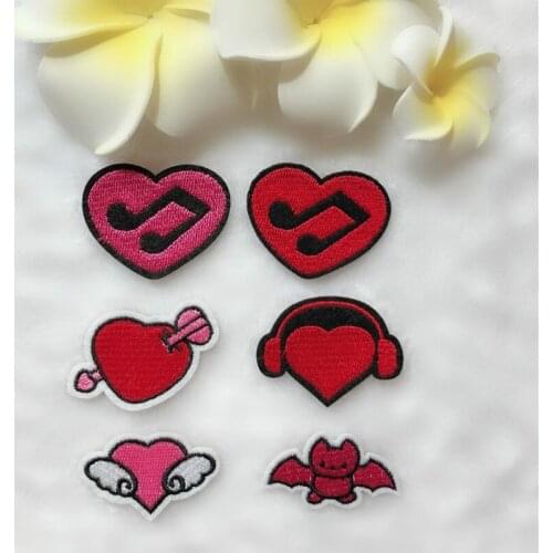 100pcs/lot Embroidery Patches Red Love Heart Music Animal Bat Clothing Accessories Heat Transfer Badge Iron Clothes