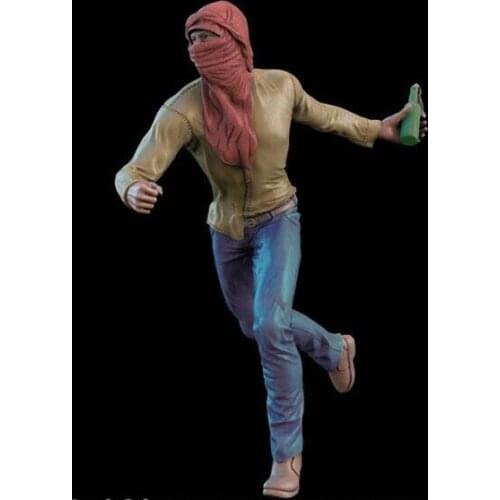 New Unassembled 1/24 75mm Civilian with bottle Resin Figure Unpainted Model Kit