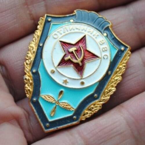 Soviet Armed Forces Outstanding Soldier Badge Commemorative Medal Russian Medal CCCP Lapel Pins Metal Badge Medal Collection