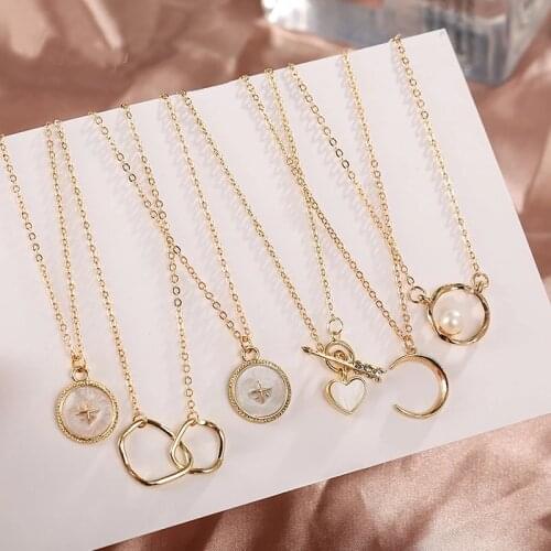 Vintage Gold Irregular Necklace Circle Moon Heart Pendant For Women Multilayer Pearl Pendant Necklace Jewelry 2021 New Fashion