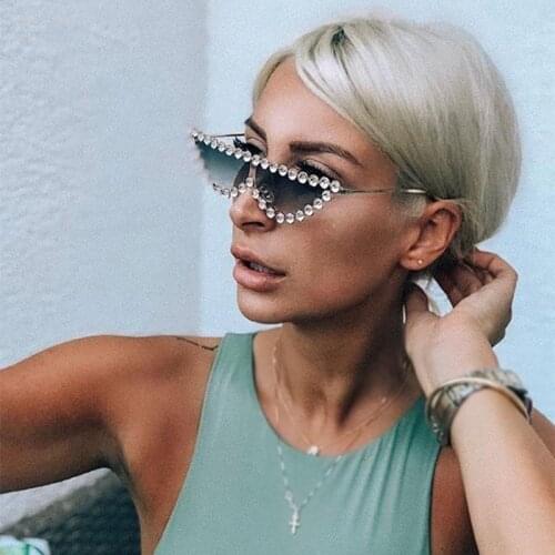 2019 Ladies Luxury Rhinestone Cat Eye Sunglasses Women Brand Design Gold Metal Frame Glasses Small Cateye Sun Glasses UV400
