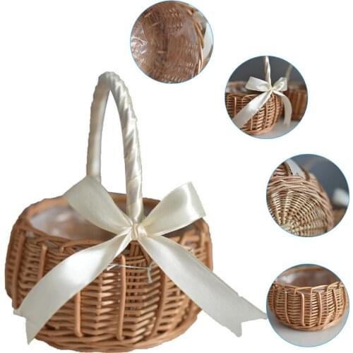1PCS Wicker Rattan Wedding Flower Basket Willow Handwoven Basket with Handles and Plastic Insert Woven Eggs Candy Basket
