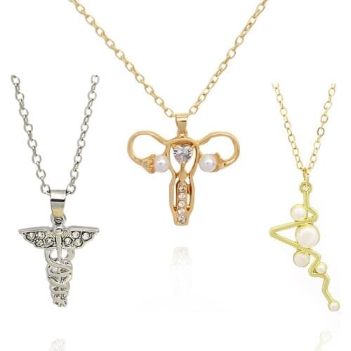 Simple fashion Geometric pattern Pendant Necklace uterus lightning kirsite Imitation pearl lady Necklace Jewelry accessories