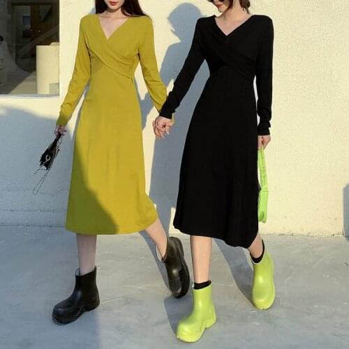 Autumn 2021 Slim Knit Ladies Dresses Long Sleeve V-neck Fashion Solid Green Black Long Sleeve Dress Vestidos Elegantes