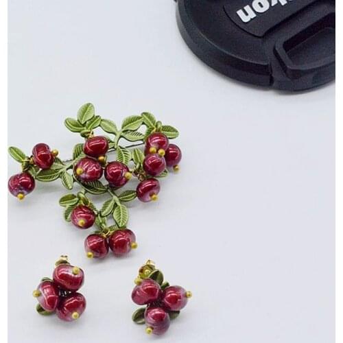 2020 new red pearl Cranberry vines now women accessories wholesale