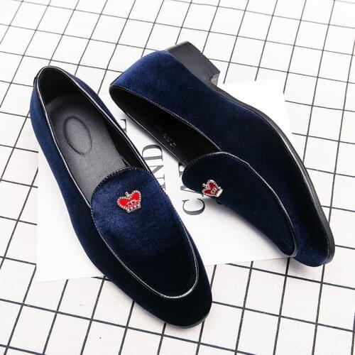 Luxury Design Mens Loafers Crown Decoration Velvet Moccasin Classic Black Blue Smoking Shoes Plus Size 48 Driving Shoes Soulier