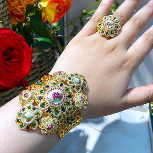 Dubai High Quality Luxury Gorgeous Necklace Earrings Bangle Earrings Jewelry Set for Noble Women Wedding Party Show Jewelry