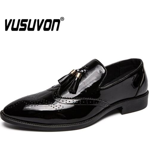 Big Size Men Carved Brogue Shoes Men Office Casual Men Pointed Toe Male Patent Leather Loafers Tassel Fashion Party Shoes