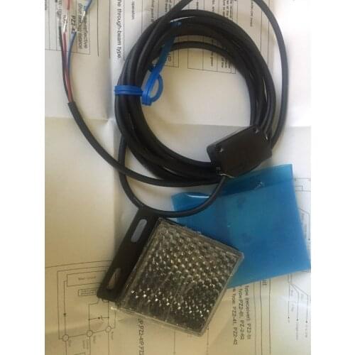 PZ2-61 KEYENCE photoelectric sensor 12-24VDC