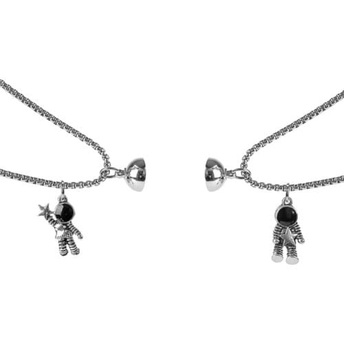 2021 New 2 Pcs Astronauts Magnet Attraction Pendant Couple Necklace Friendship Jewelry 2020 trend