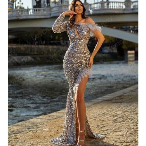 2021 Sequined Mermaid Evening Dresses One Shoulder Long Sleeves Split Prom Gowns Feather Sexy Party Dress Vestidos De Fiesta