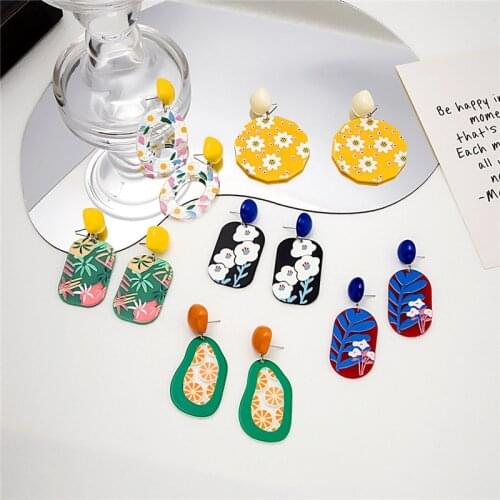 Fashion Design Cute Flower Pendant Earrings For Women Girls Grace Geometric Charms Acrylic Stud Ear Jewelry Party Gifts