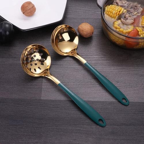 Creative New Soup Spoon Long Handle Kitchen Strainer Solid Color Cooking Colander Kitchen Scoop Plastic Tableware Colander Hot B