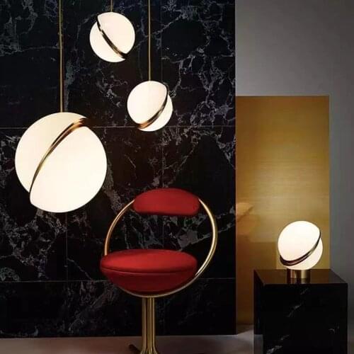 Modern golden LED chandelier is suitable for Nordic restaurant kitchen cafe bedroom home decoration device single head lamp