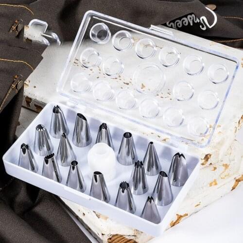 18pcs/set Shapes Icing Piping Nozzles Kit Christmas Decoration Cake Cupcake Dessert Decorator Bakeware Fondant Baking Tools