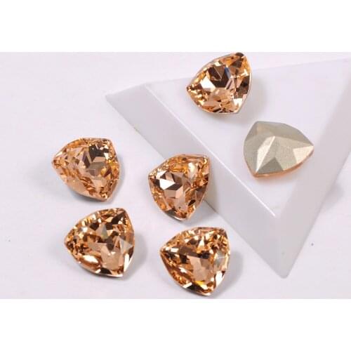 YANRUO 4706 Best Quality Rhinestoes Lt. Peach Color Trilliant Shape Pointback Strass Rhinestone 3D Glass For Nail Art Decoration