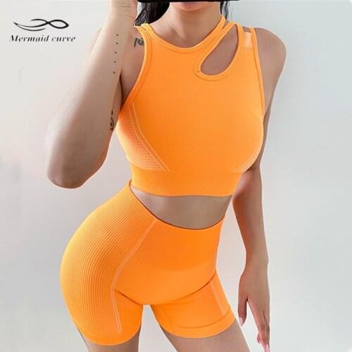Running Set 2020 New Quick-Drying Seamless Sports Set Women High Support Hollow Out Sports Bra +High Waist Tight Yoga Shorts