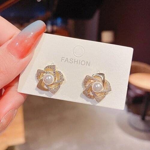 2021 Summer Rhinestone Flower Stud Earrings for Women Girls Korean Trendy Simple Delicate Rose Earrings Jewelry