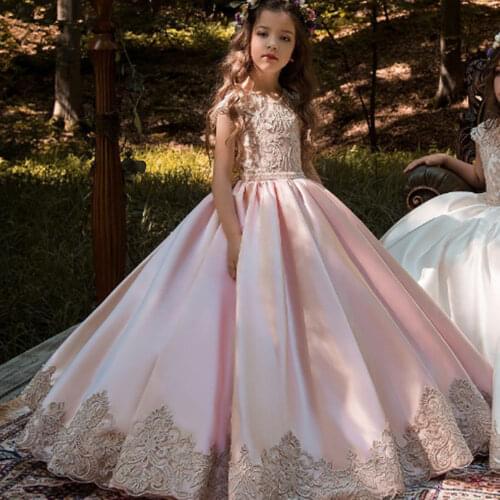 Satin Flower Girl Dresses High Quality Lace Appliques Beading Ball Gowns Beading Floor Length Pageant First Communion Dresses