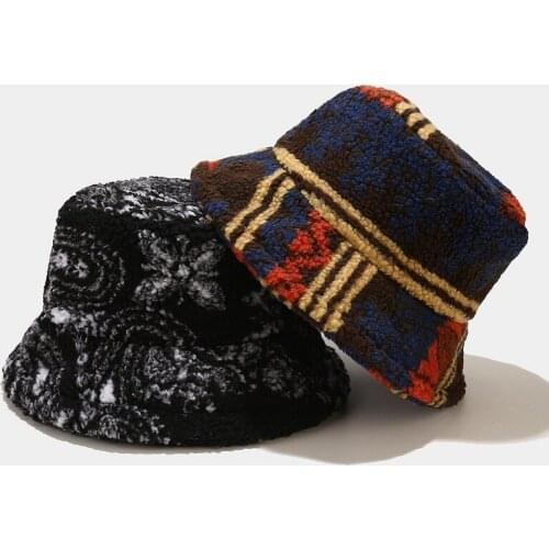 Unisex Bucket Hat Graffiti Letter Women Men Fishing Fisherman Hat Autumn Winter Lamb Wool Outdoor Warm Panama Cap T021