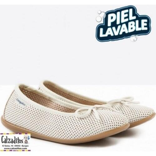 Girls ballet pumps in beige, washed leather