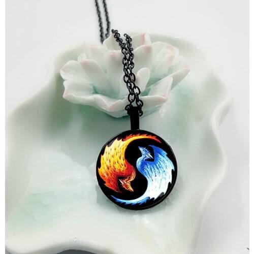 2018 Hot Fashion Ice Fire Bird Yin Yang Pendant Necklace Glass Taiji Shaped Gossipy Necklace