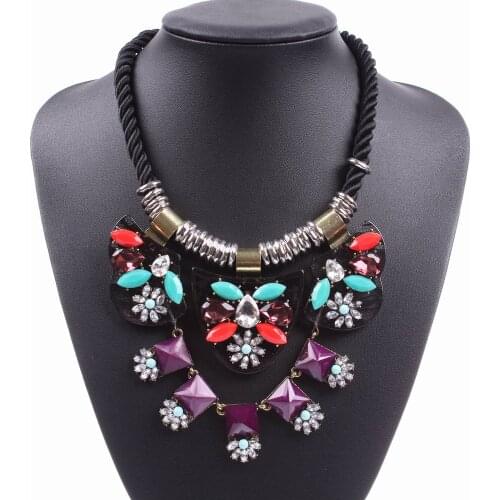 Fashionable New Brand Luxury Black Rope Chain Necklace Flower Rhinestone Chunky Crystal Pendant Statement Necklaces for Women