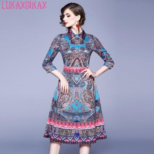 New Spring Autumn Women Turn-down Collar Three Quarter Sleeve Dress High Quality Retro Placement Print Runway Dress