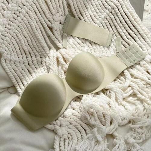 Popular Gathered Invisible Strapless Bra Anti-slip Four-Breasted Women Wire Free Push Up Seamless Brassiere for Daily Wear