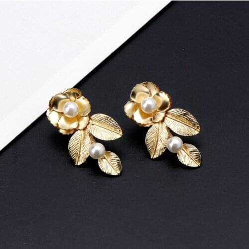 Luxury Gold Tone Baroque Pearl Leaf Flower Royal Earrings Wedding Bridal Jewelry