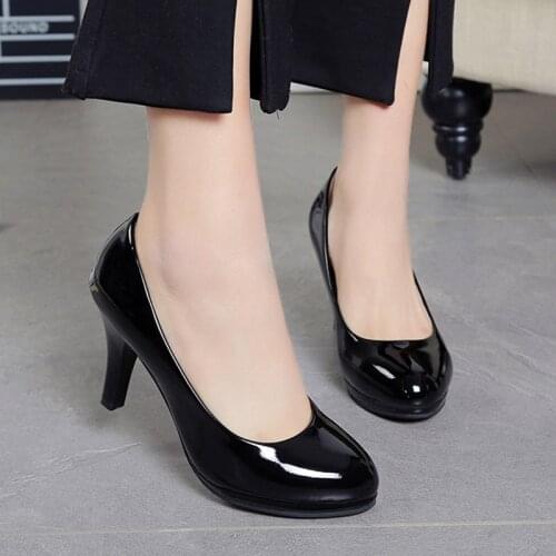 Plus Size 34-42 Ol Office Lady Shoes Patent Leather Dress Shoes Basic Pumps High Heels Wedding Shoes Bridal Ladies Shoes 73L30