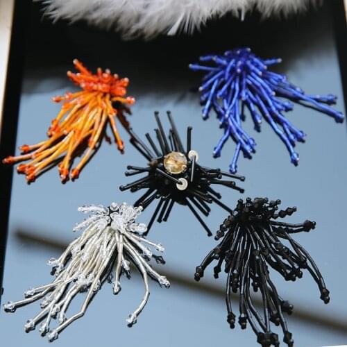 The new manual nail bead piece flower patch applique hanging clothes accessories brooch DIY accessories decorative patch